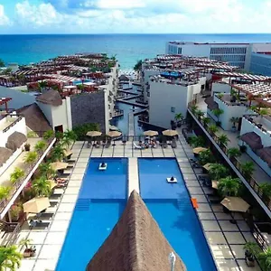 Apartamento Coastal Serenity: Mangrove View Studio, Playa del Carmen